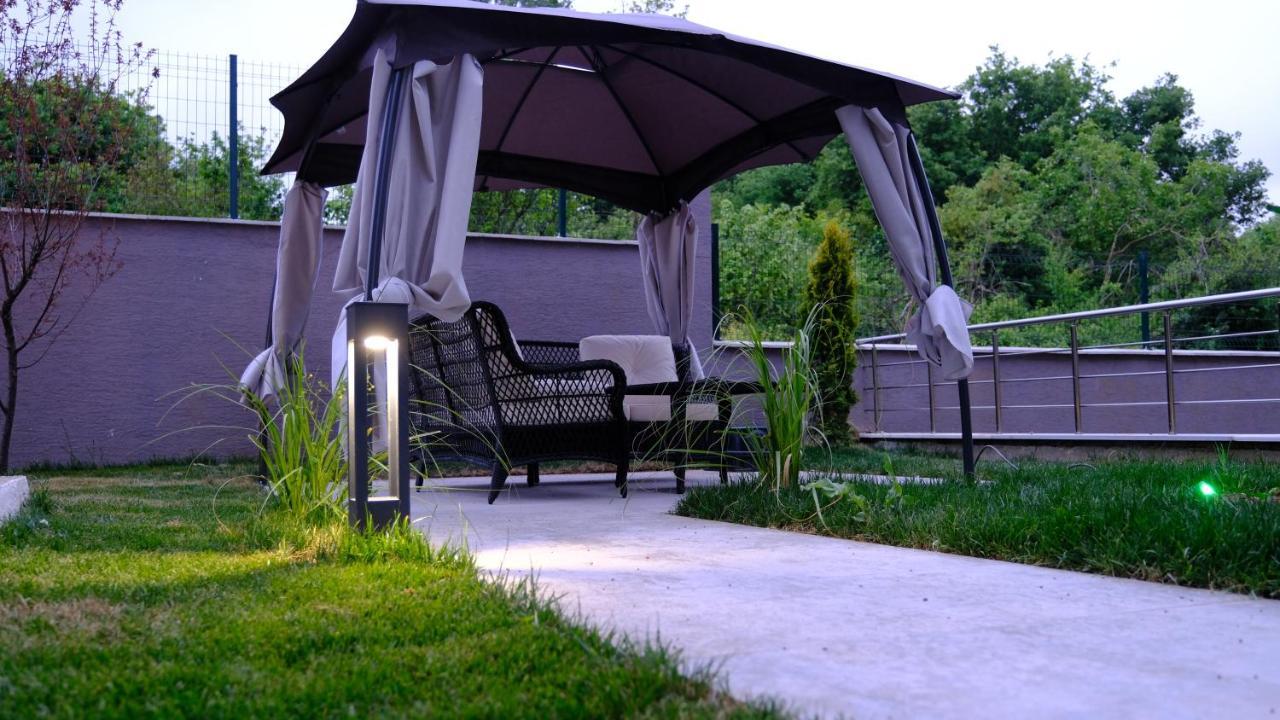 Flower City Suits Aparthotel Yalova  Esterno foto