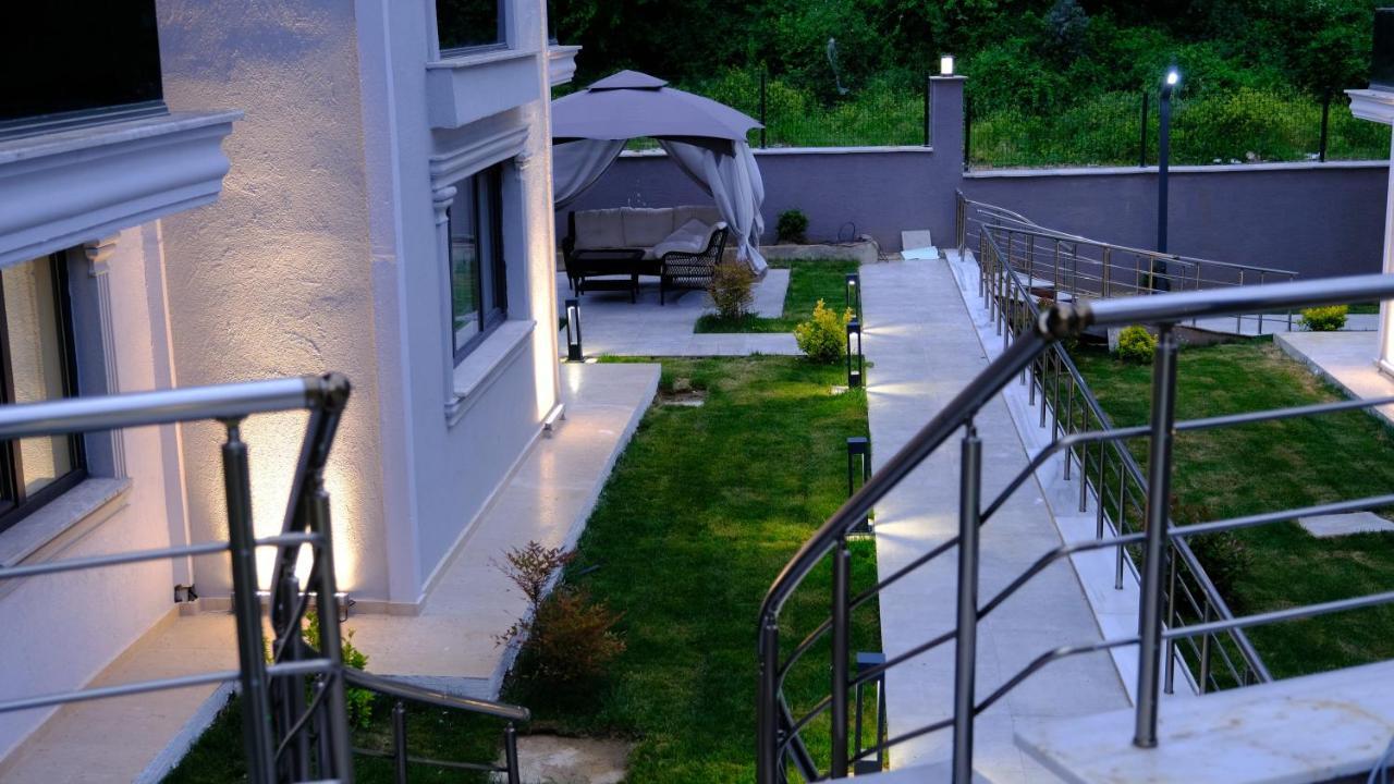 Flower City Suits Aparthotel Yalova  Esterno foto